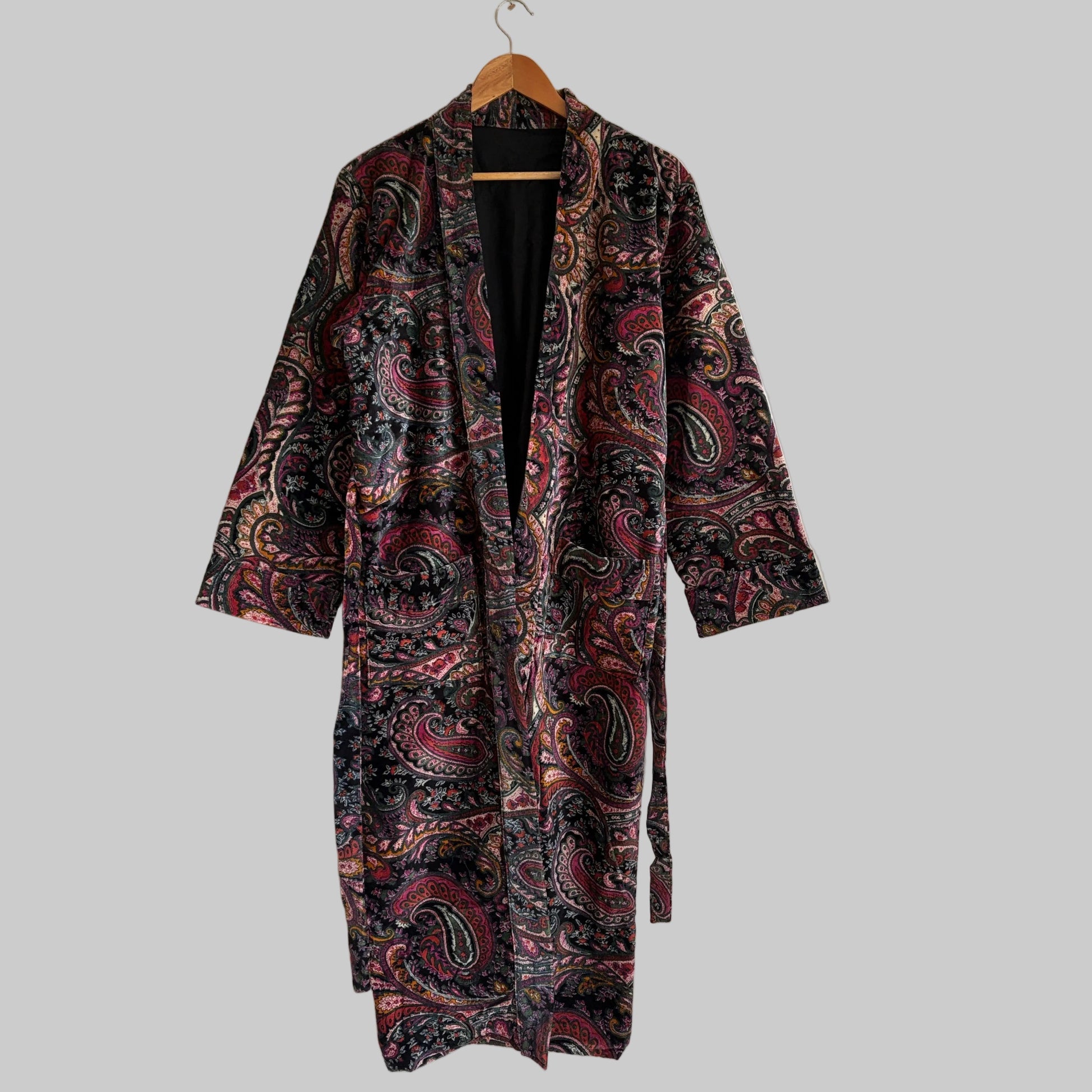 A long-sleeved open-front Velvet bath robe 