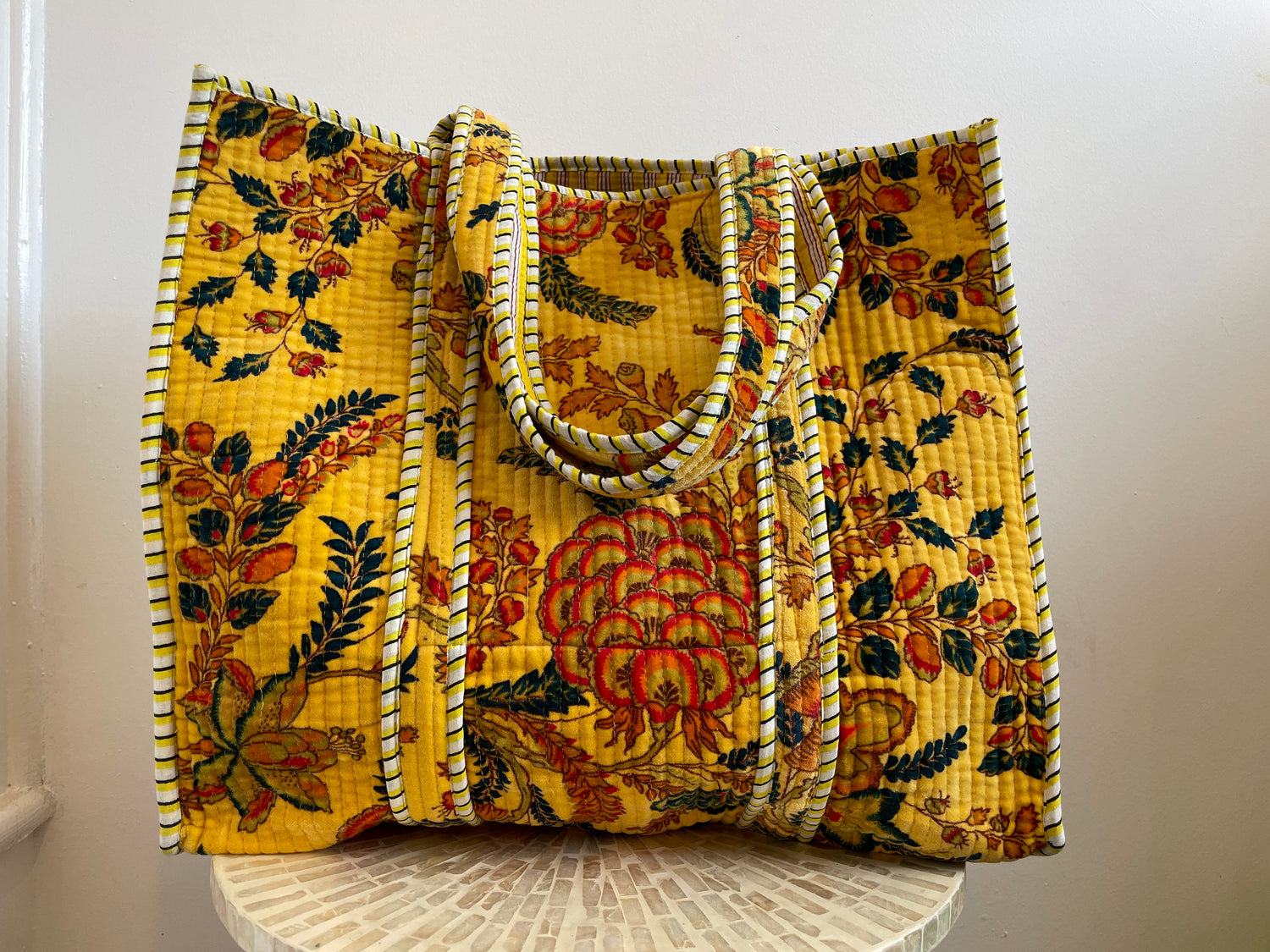 Quilted Tote bag with floral pattern