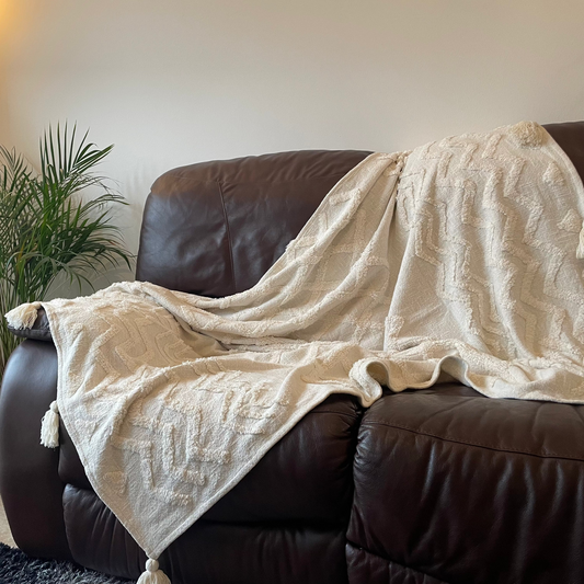 off White Cotton throw with geometric pattern 
