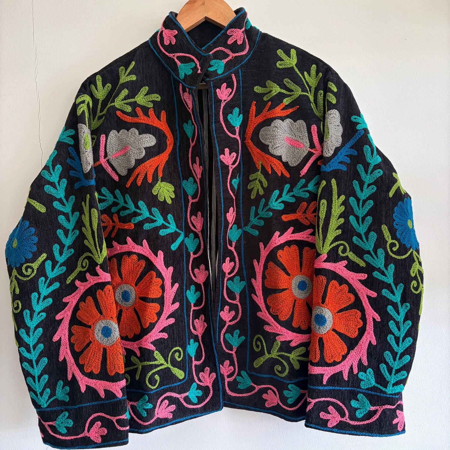 Velvet Suzani Embroidery Jacket - Black Floral