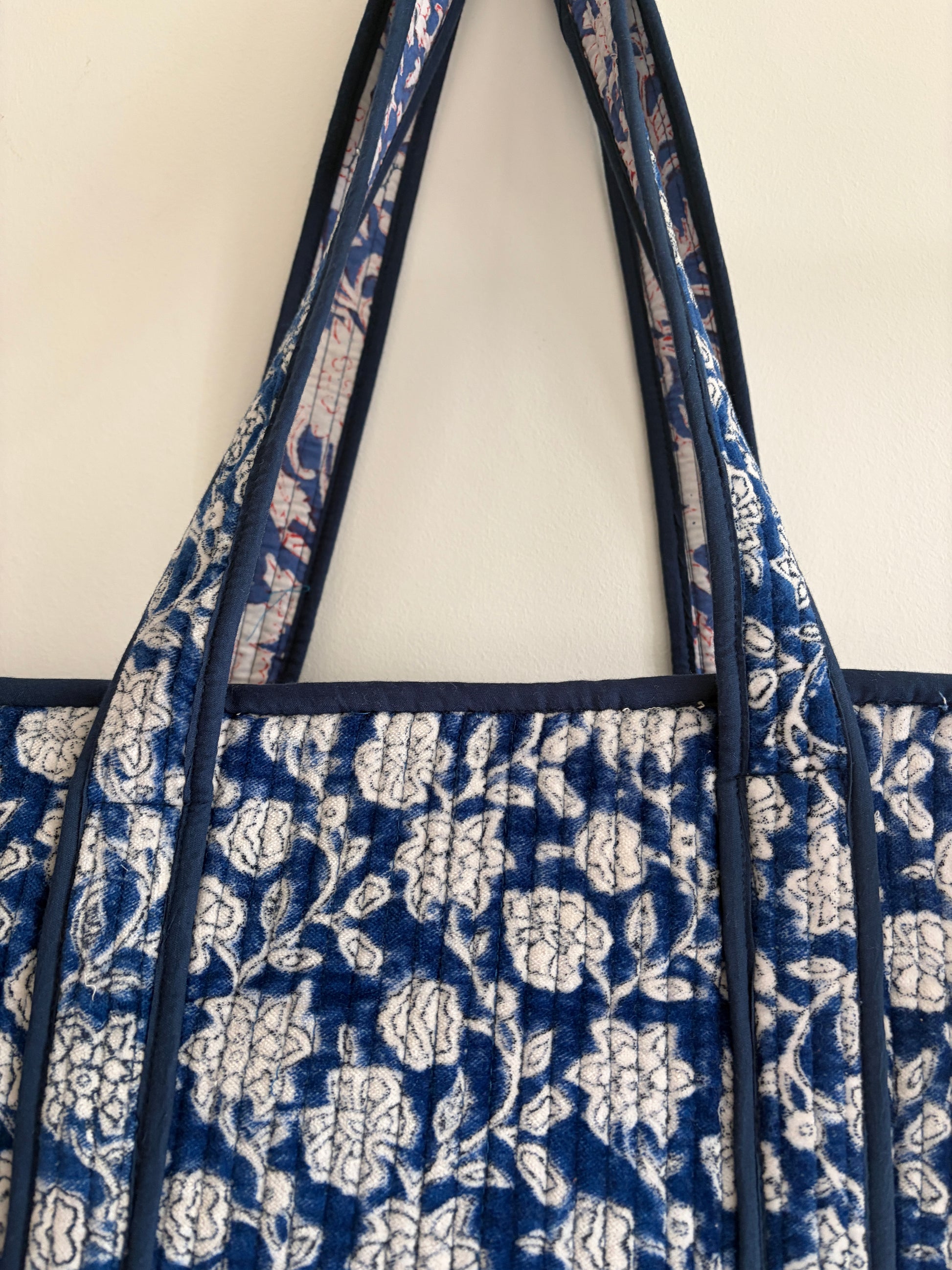 Blue velvet tote bag UK back view quilted design