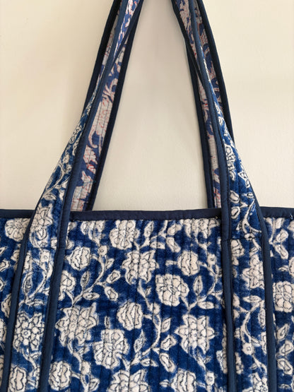 Blue velvet tote bag UK back view quilted design