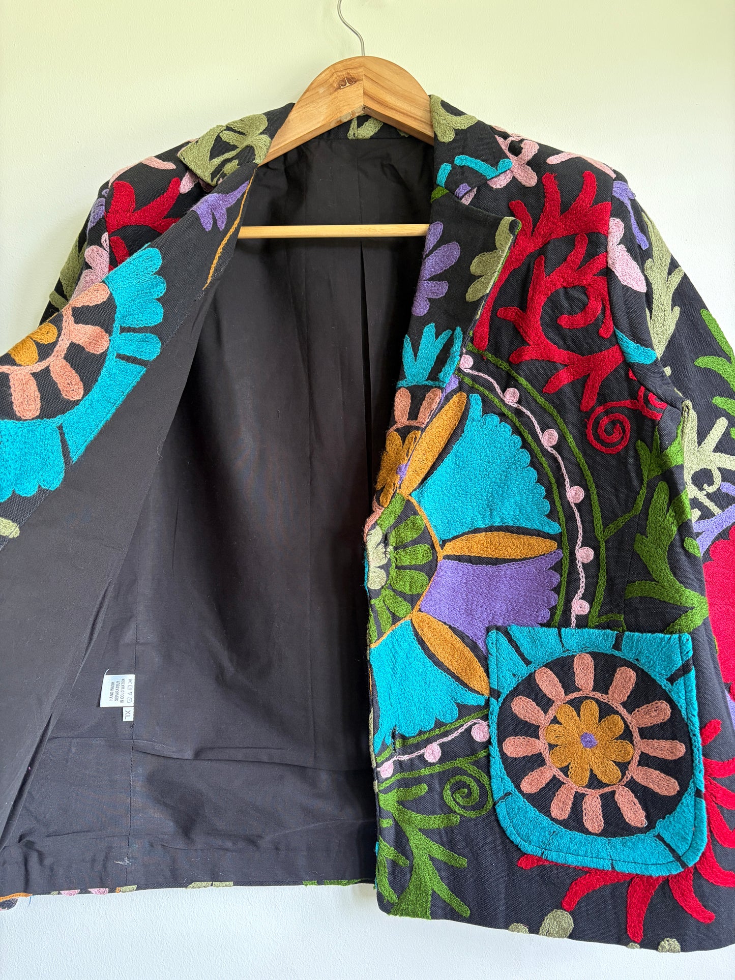 Suzani Embroidery Cotton Blazer – Black Floral