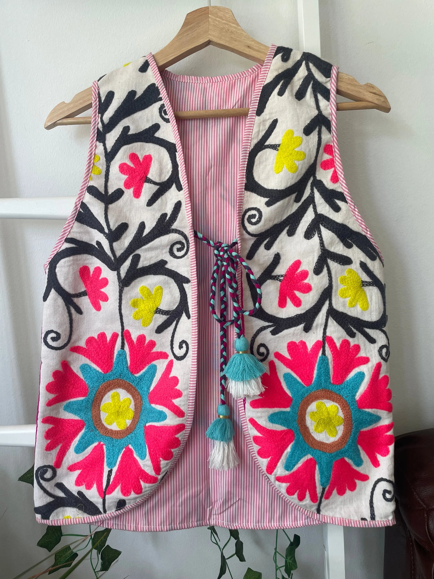 Suzani Embroidery Vest Artofakind
