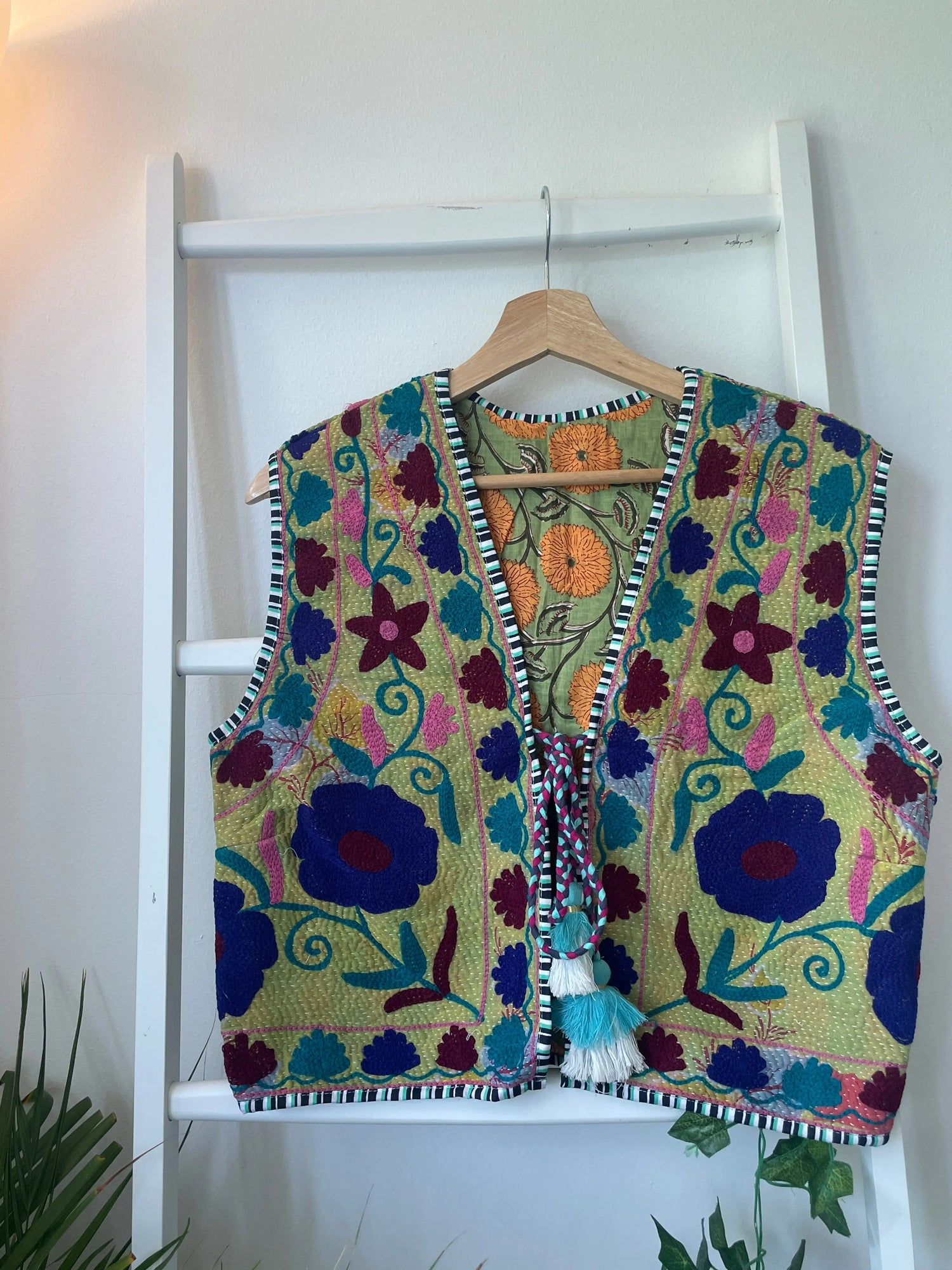 Vintage Kantha Suzani Gilet Artofakind