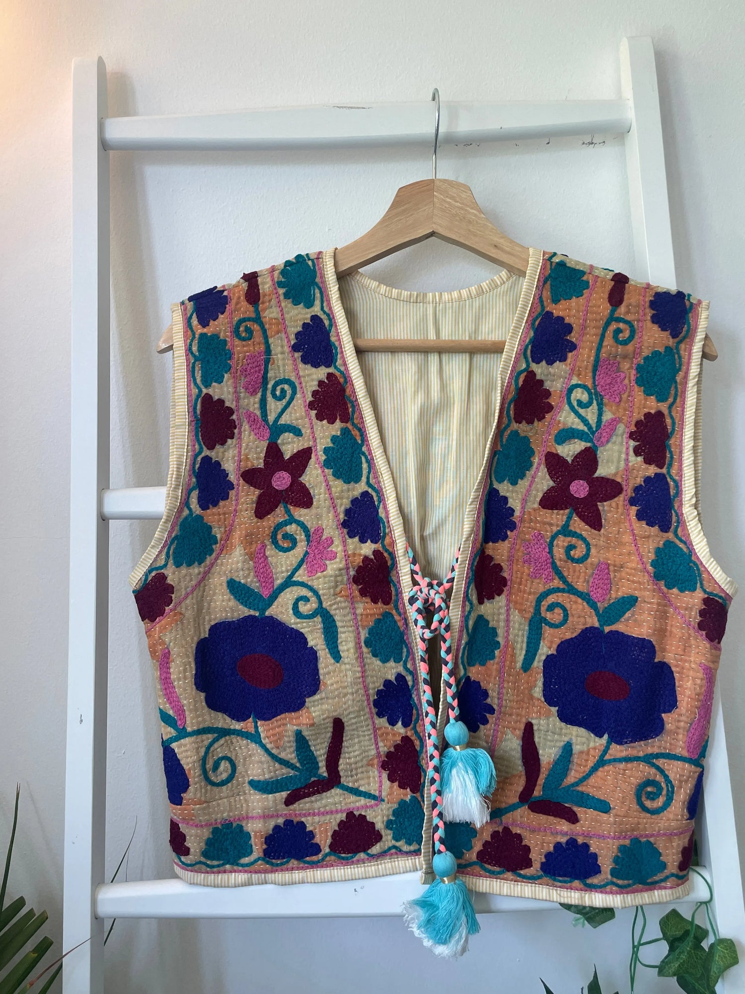 Vintage Kantha Suzani Embroidery Gilet Artofakind