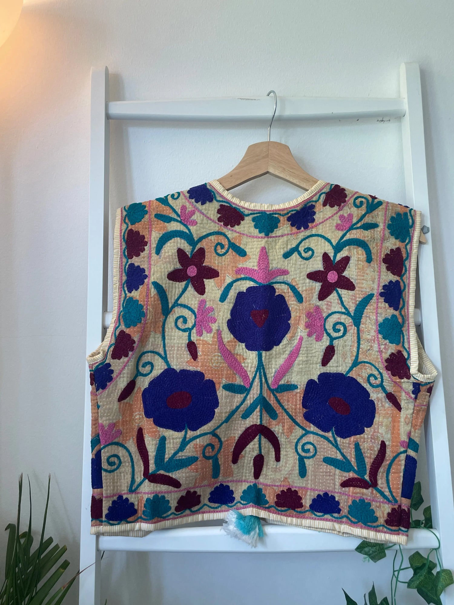 Vintage Kantha Suzani Embroidery Gilet Artofakind