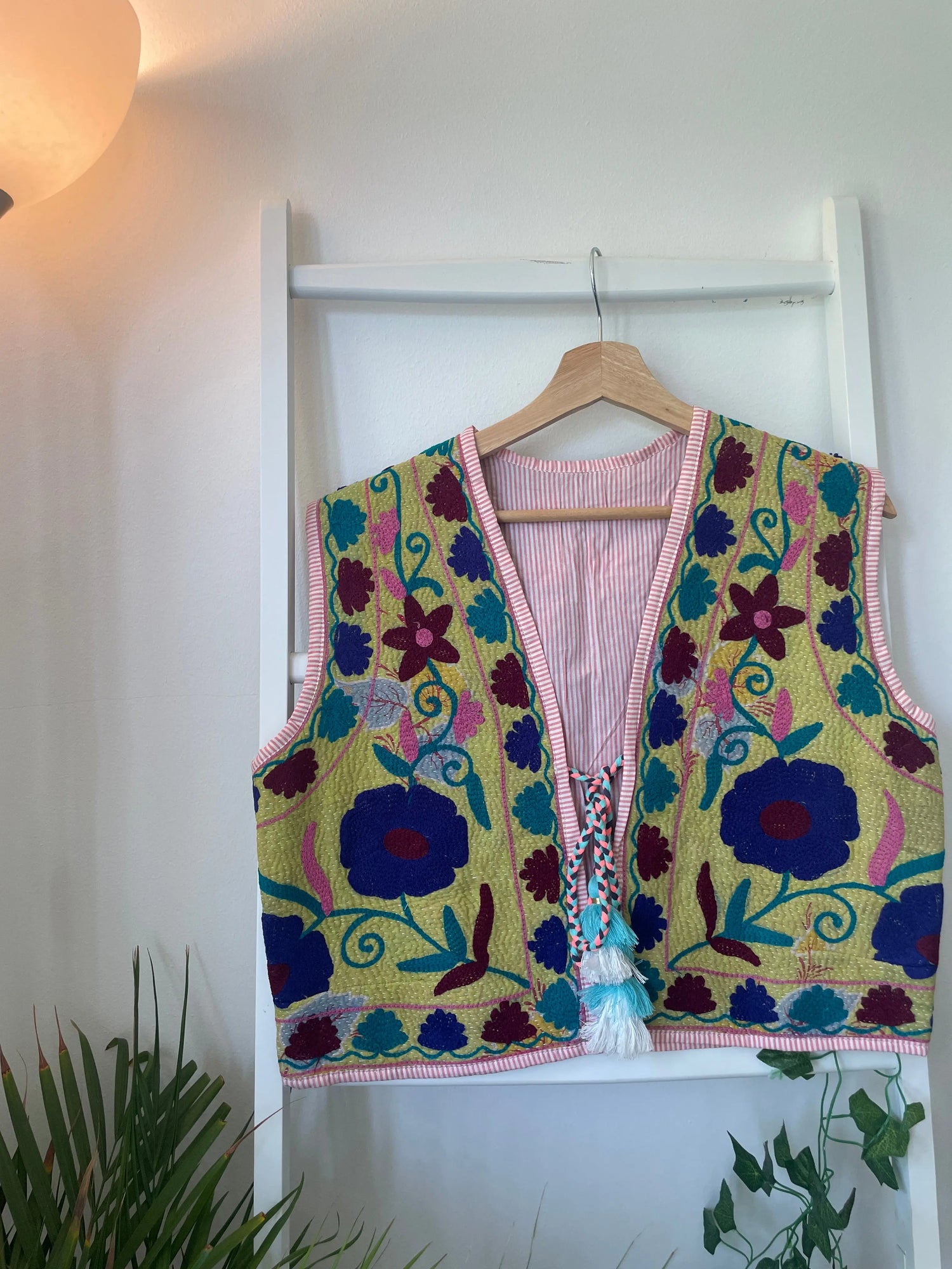 Vintage Kantha Suzani Gilet Artofakind