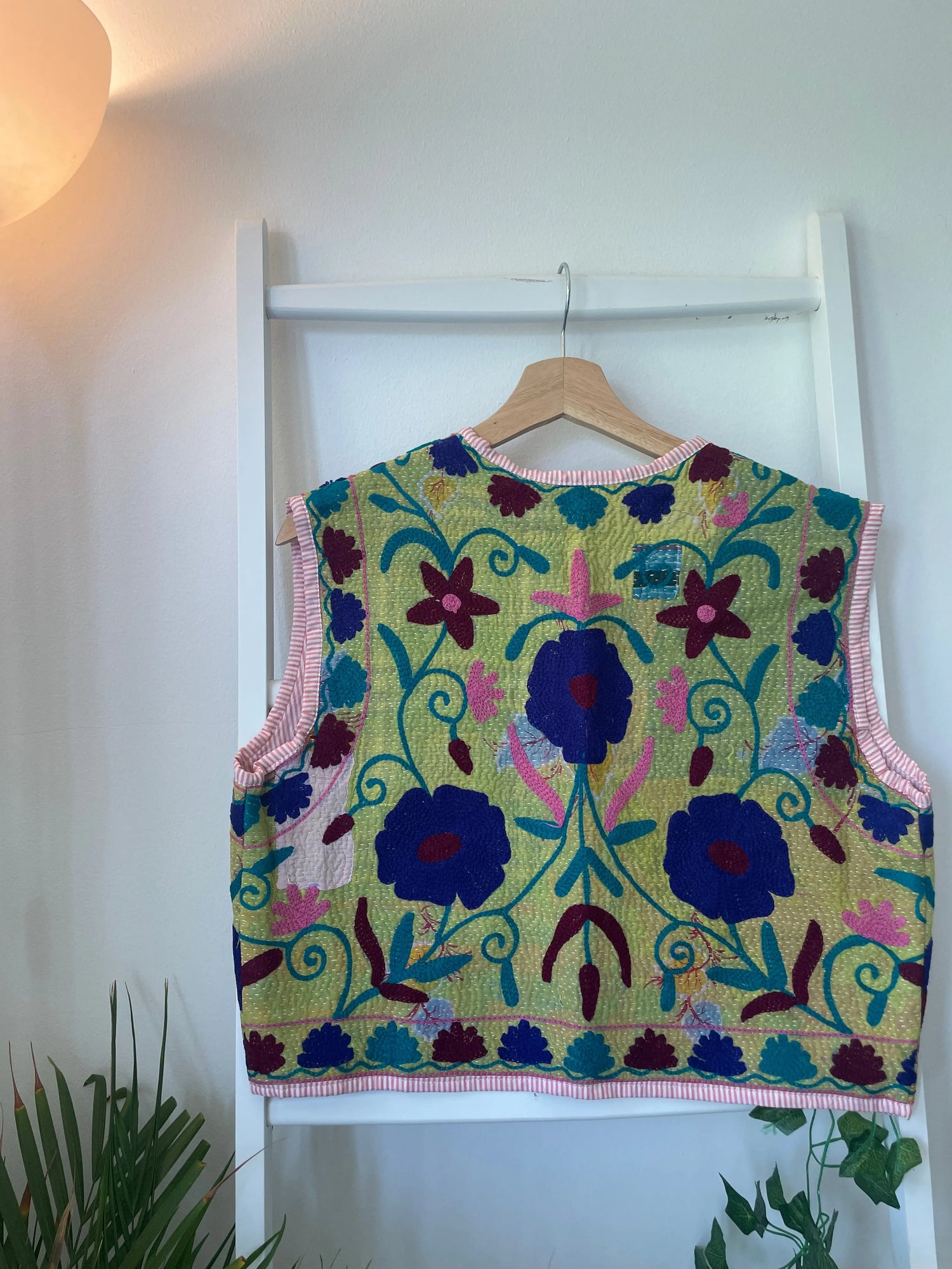 Vintage Kantha Suzani Gilet Artofakind